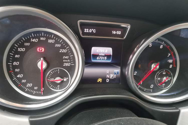 Used Mercedes-Benz GLE Coupe 2018 GLE 400 4MATIC Coupe SUV Odometer Close Up