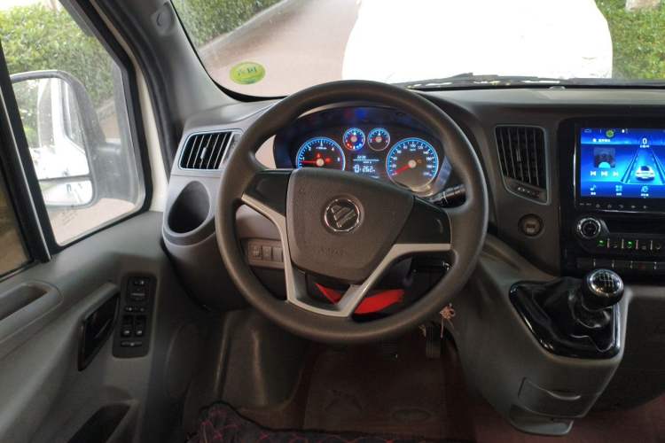Used Foton Toano 2021 2.0T Manual Tongtu Short Wheelbase Mid-Height 9-Seater 4F20TC3