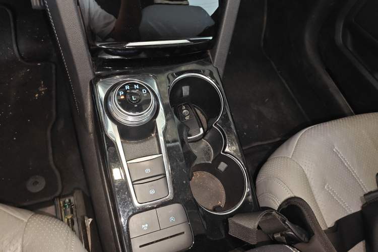 Used Ford Escape 2020 EcoBoost 245 Four-Wheel Drive Luxury Edition
