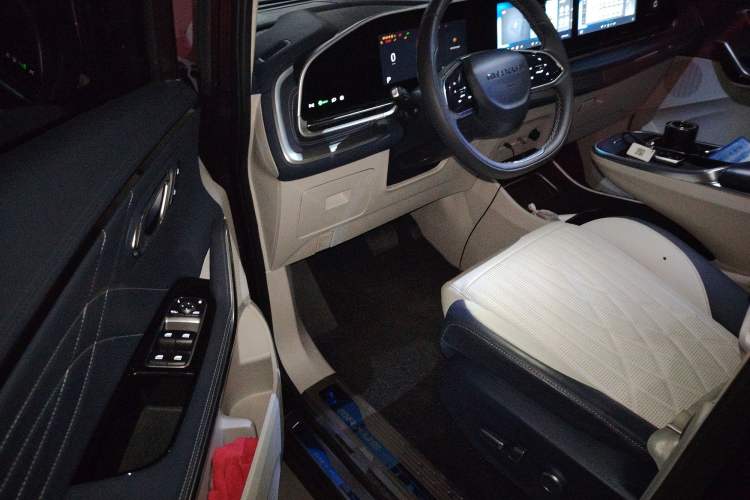 Used SAIC MAXUS Dajia 9 2022 Long-Range Ranch 7-Seater Version