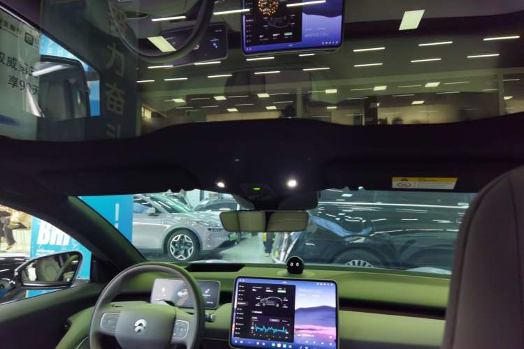 Used Nio ET5T 2025 75 kWh Touring Headliner