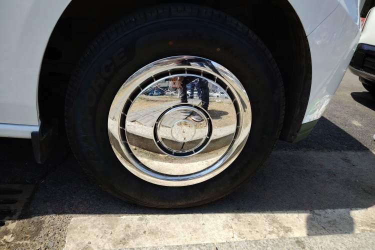 Used JMC E Fushun 2025 Model, Open Window Version, 53.58 kWh, Mid-axle, Low-roof