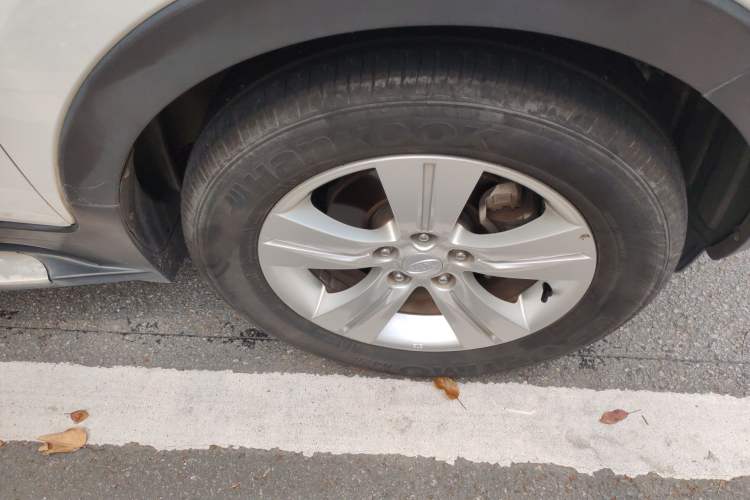 Used Kia Sportage R 2014 2.0L Automatic Two-Wheel Drive GLS Trim Right Front Wheel Hub