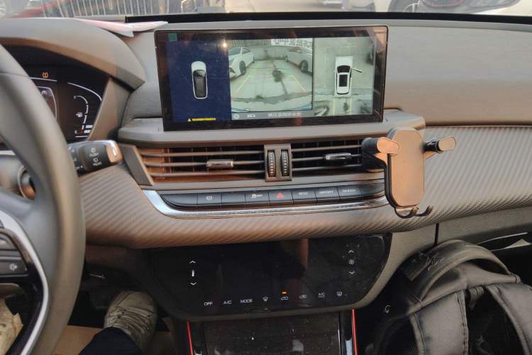 Used Dongfeng Aeolus Yixuan GS 2021 230T Automatic Star-Chasing Edition Audio And AC Panel