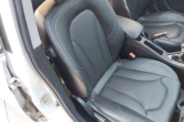 Used Soueast V5 Lingzhi 2015 Plus 1.5L Manual Smart Edition Right Front Seat