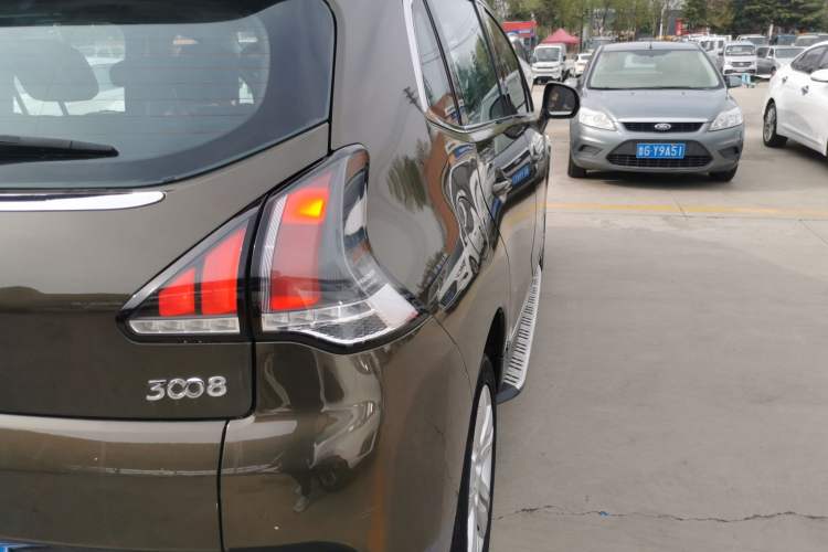 Used Peugeot 3008 2016 2.0L Automatic Classic Edition Right Rear Taillight