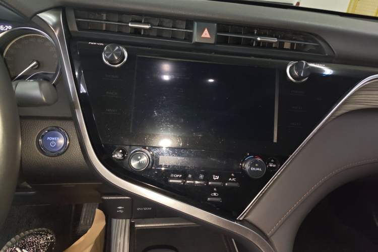 Used Toyota Camry 2019 Dual-Engine 2.5 HG Luxury Edition China VI Standard Audio And AC Panel