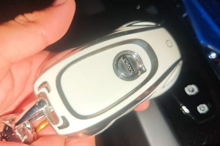 Used Volvo XC60 New Energy 2023 T8 Plug-in Hybrid Long-Range All-Wheel Drive Smart & Luxurious Enjoyment Edition
