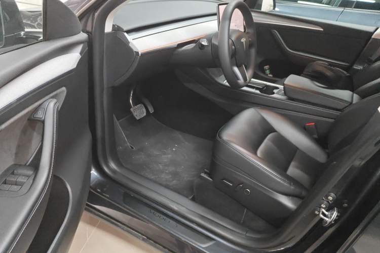 Used Tesla Model Y 2024 Rear-Wheel-Drive Version
