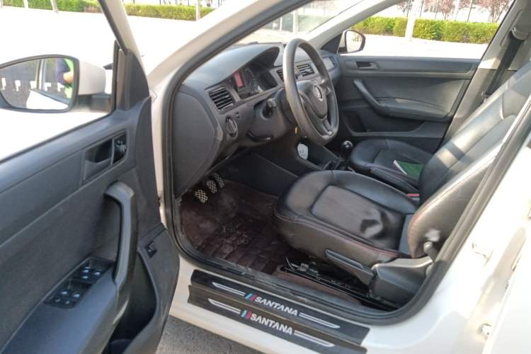 Used Volkswagen Santana 2016 1.6L Manual Fashion Edition Driver Seat