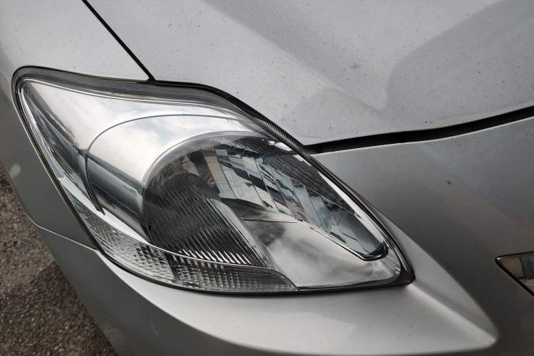 Used Toyota Vios 2010 1.6L GL-i MT Right Front Headlight