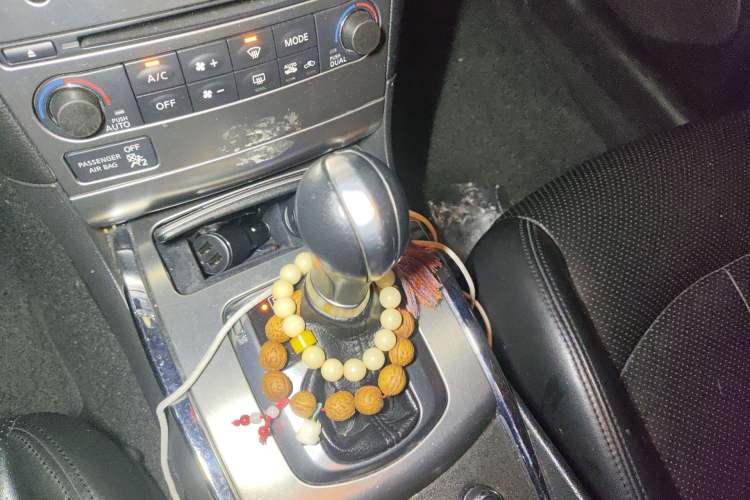 Used Infiniti G Series 2013 G25 Sedan Luxury Sport Edition Gear Lever