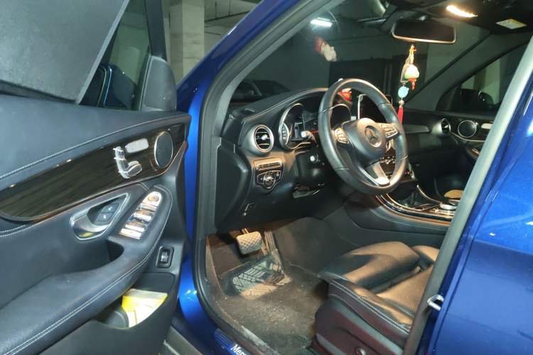 Used Mercedes-Benz GLC 2019 GLC 260 L 4MATIC Dynamic Model