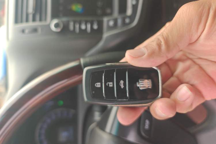 Used Toyota Crown 2010 2.5L Royal Leather Sunroof Edition
