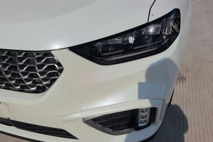 Used Wey VV5 2021 1.5T Two-Wheel Drive Color Pioneer