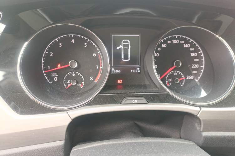 Used Volkswagen Touran 2016 Volkswagen Touran L 280TSI DSG Comfort Edition Odometer Close Up