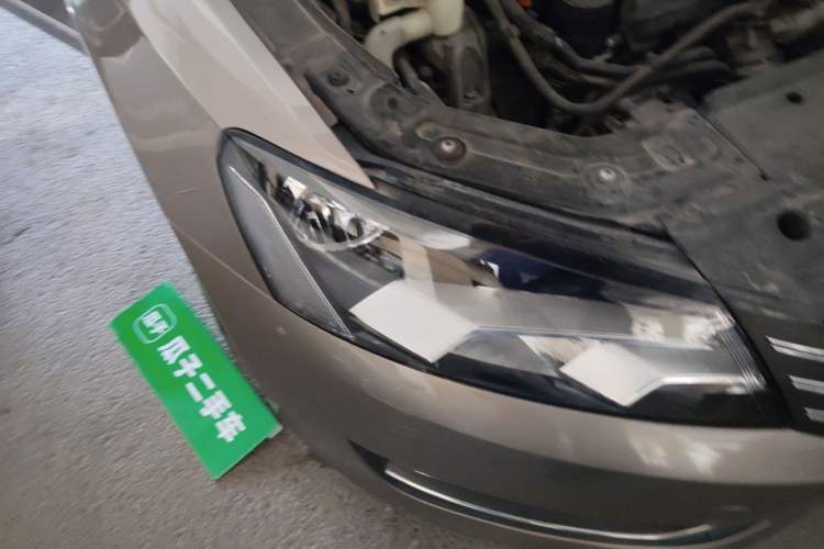 Used Volkswagen Passat 2014 1.8TSI DSG Prestige Edition Right Front Headlight