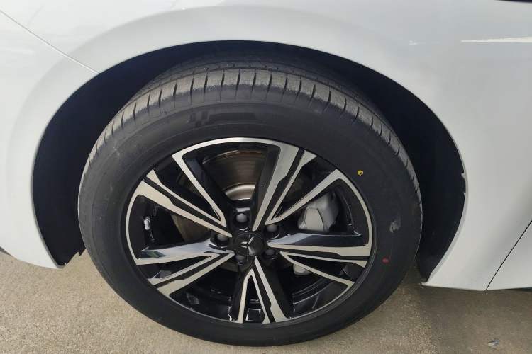 Used Hongqi EH7 2024 690 Pro
