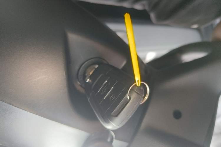 Used SAIC MAXUS Xintu V80 2024 Aotong Value Edition 6AMT Long Wheelbase Mid-Roof Model 127 Ps 6/7/8/9-Seater