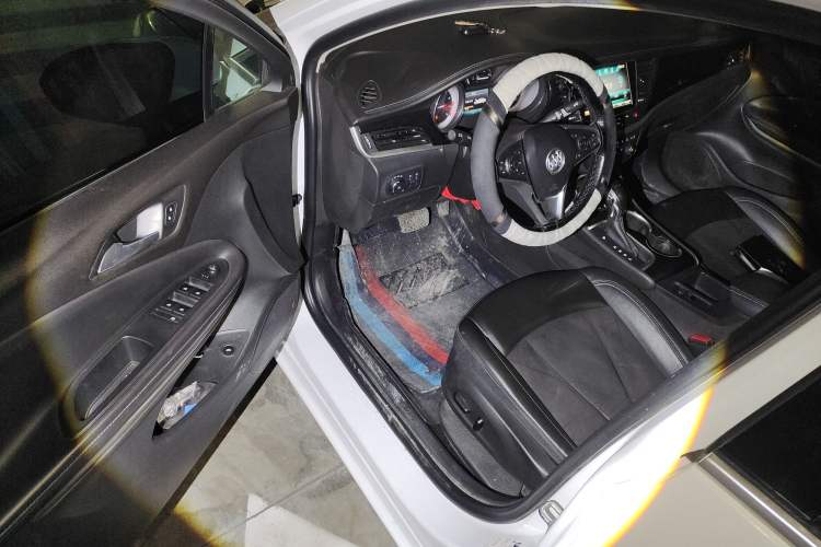 Used Buick Verano 2018 Sedan 20T Dual-Clutch Luxury Model
