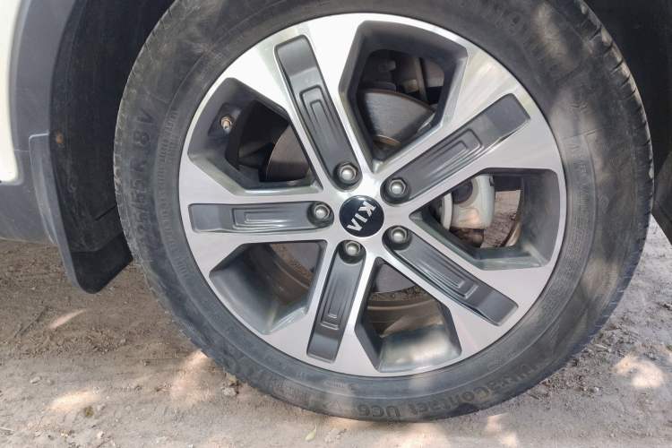 Used Kia Sportage R 2019 2.0L Automatic Smart Luxury Edition Right Front Wheel Hub