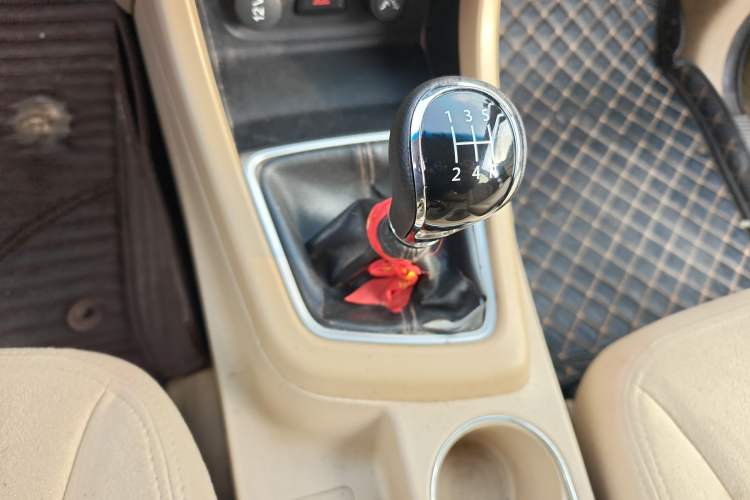 Used Baojun 730 2014 1.5L manual standard trim 7 seats