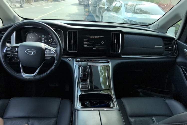 Used GAC Trumpchi M8 2023 Lingxiu Series 390T Prestige Edition Center Console