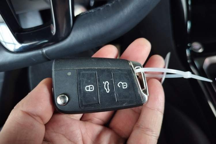 Used Volkswagen T-ROC 2018 280TSI DSG Two-Wheel-Drive Luxury Version China V Emission Standard