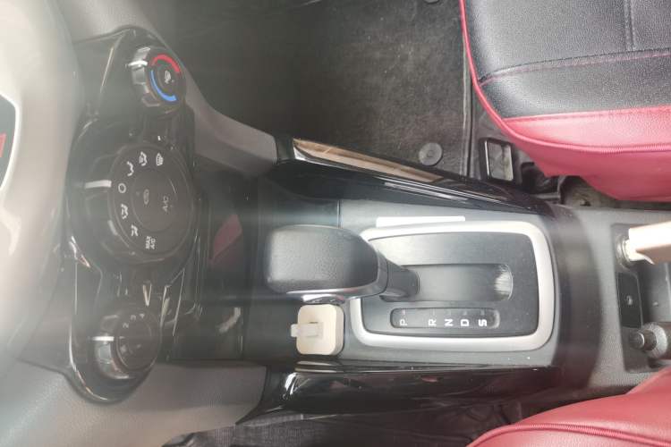 Used Ford EcoSport 2013 1.5L Automatic Fashion Model
