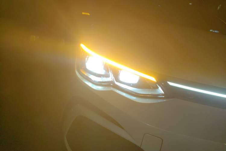 Used Volkswagen Golf 2023 Facelift 280TSI DSG R-Line Lite Right Front Headlight