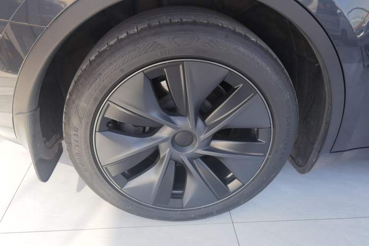 Used Tesla Model Y 2024 Rear-Wheel-Drive Version
