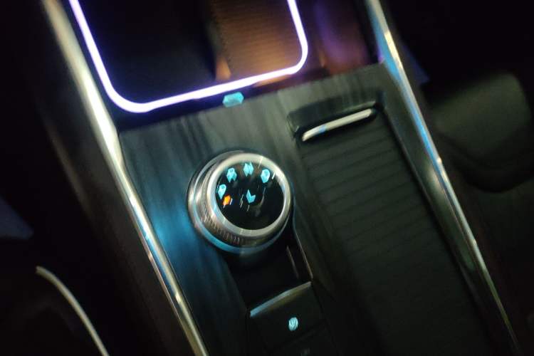 Used Ford Explorer 2023 EcoBoost 285 Four-Wheel Drive Titanium Edition 7-Seater
