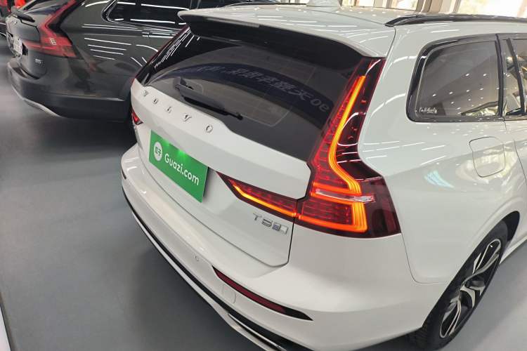 Used Volvo V60 2020 T5 Zhiyuan Sport Edition
