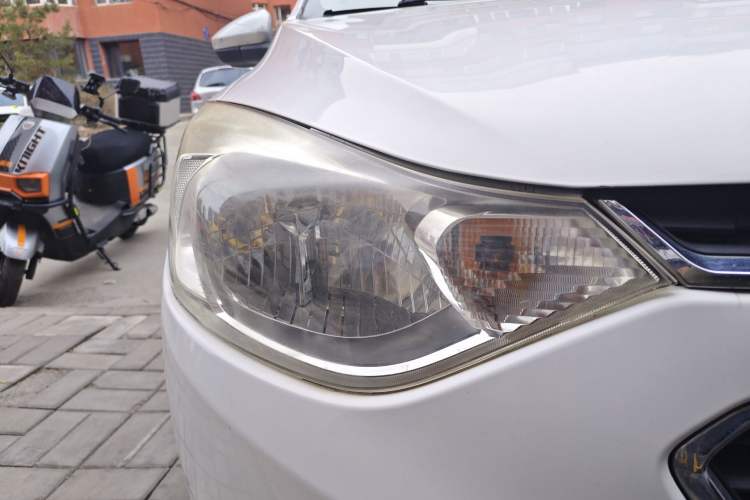 Used Chevrolet Sail 2015 Sail 3 1.3L Manual Ideal Edition Right Front Headlight