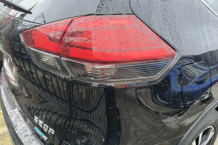 Used Nissan X-Trail 2017 2.5L CVT Leading Edition 4WD
