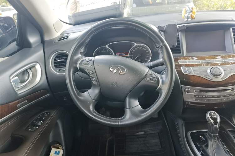 Used Infiniti QX60 2018 2.5 S/C Hybrid Two-Wheel-Drive Excellence Edition China VI Standard Steering Wheel