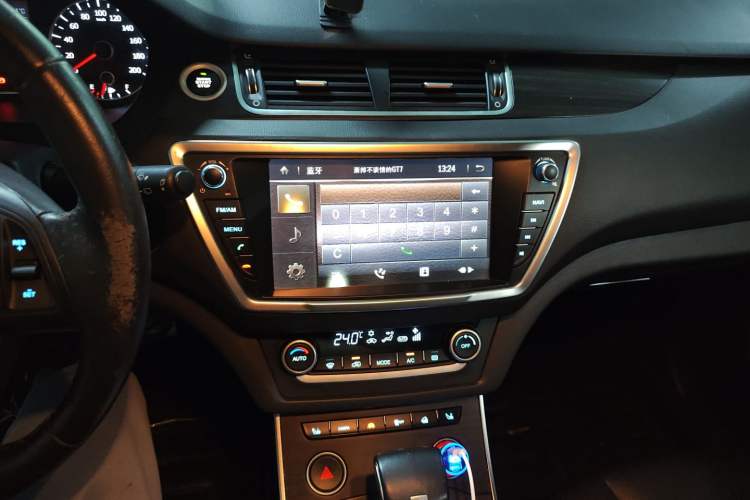 Used Land X7 2015 2.0T Panoramic Prestige Edition