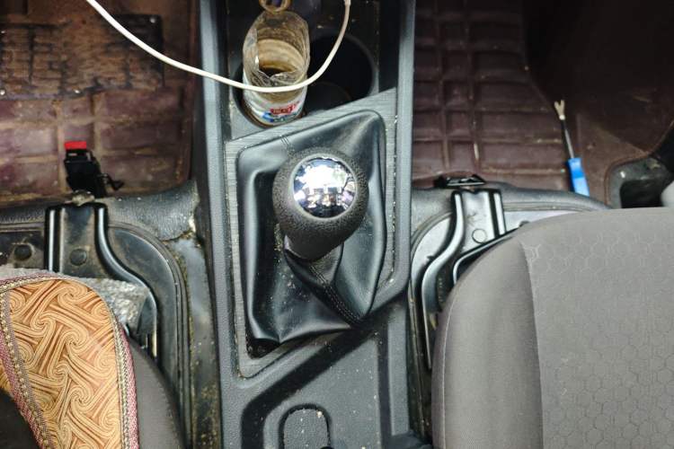 Used CHANGAN KAICHENG Ruixing M60 2023 1.5L GDI Comfort-Class Passenger Vehicle 6/7 Seats Gear Lever