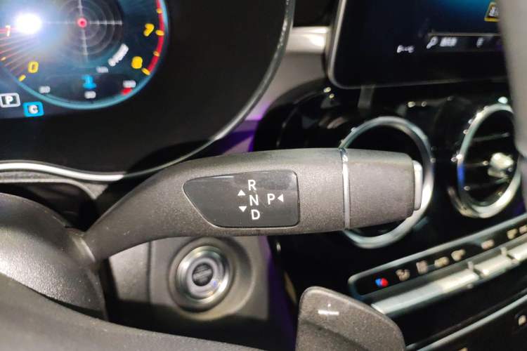 Used Mercedes-Benz GLC Coupe 2020 GLC 260 4MATIC Coupe SUV Gear Lever