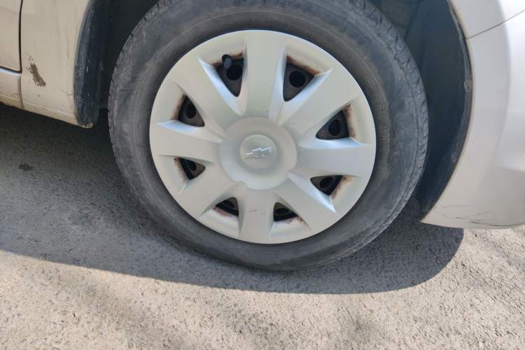 Used Chevrolet Sail 2010 Sedan 1.4L Manual Enjoyment Edition Right Front Wheel Hub