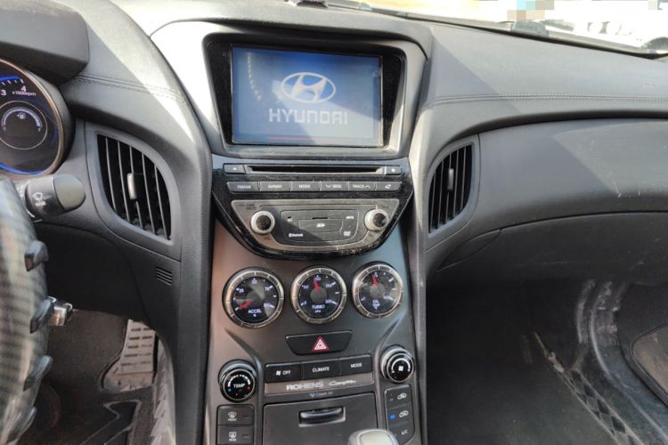 Used Hyundai Genesis Coupe 2012 2.0T Automatic Luxury Edition

