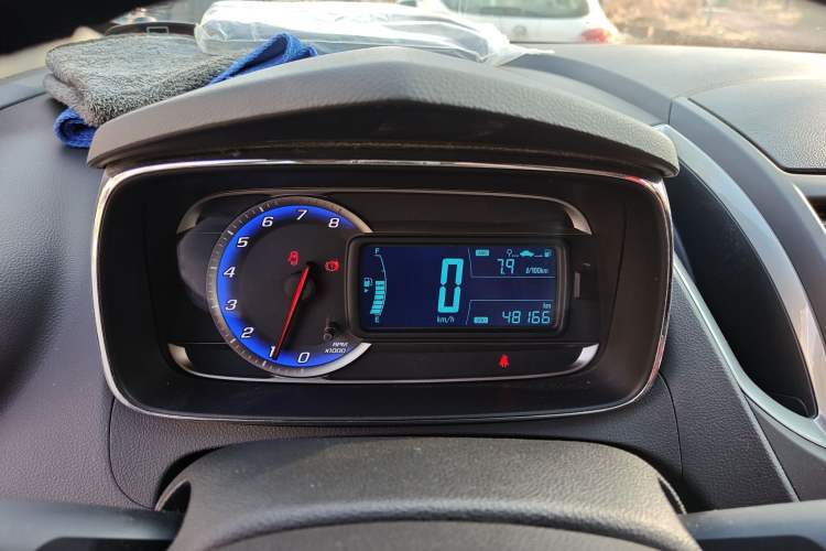 Used Chevrolet Trax 2016 1.4T Manual Two-Wheel Drive Comfort Version with Sunroof Instrument Cluster