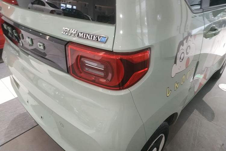 Used Wuling Hongguang MINIEV 2021 Macaron Premium Model – Lithium Iron Phosphate