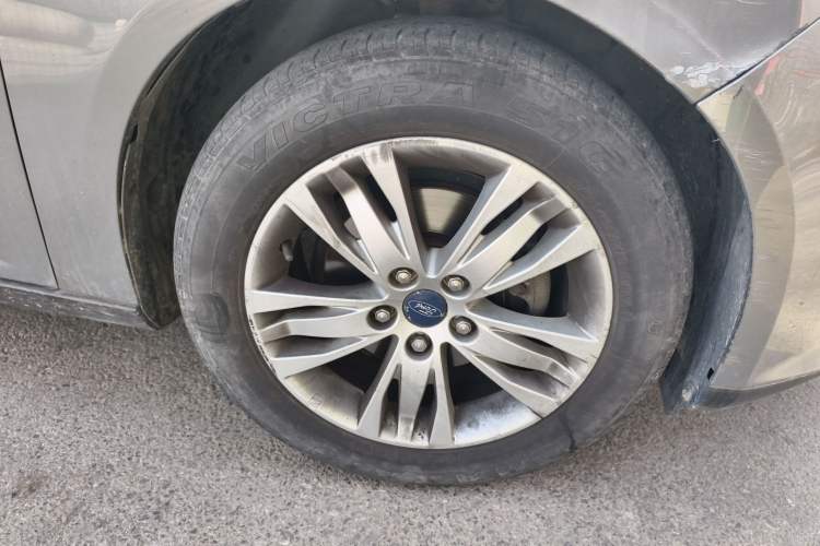 Used Ford Focus 2012 Sedan 1.6L Automatic Comfort Model
