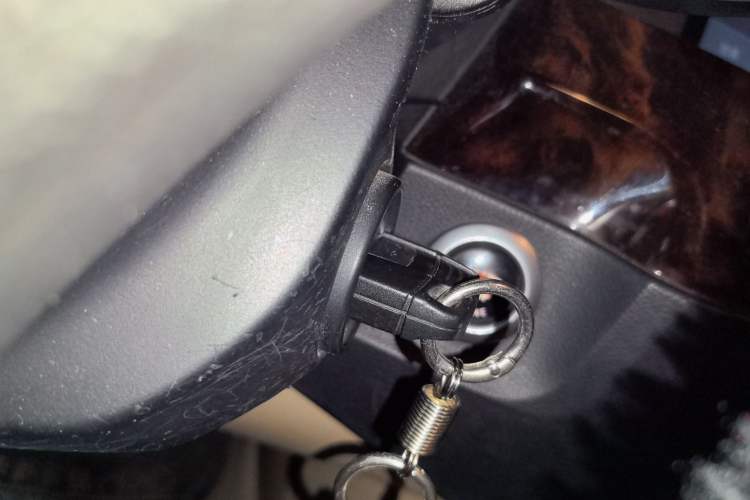 Used BMW 5 Series 2010 520Li Leading Model
