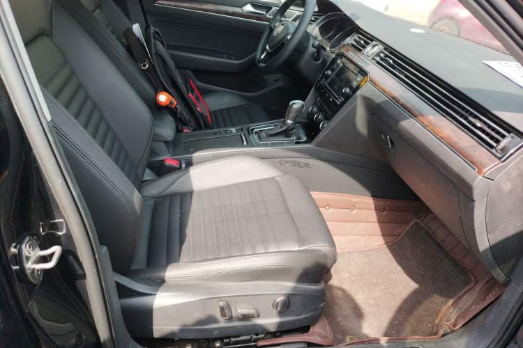 Used Volkswagen Magotan 2019 330TSI DSG Leading Model China VI Standard Right Front Seat