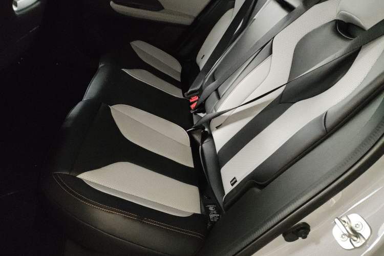 Used CHANGAN UNI-V iDD 2024 Blue Whale Smart Electric iDD 136km Luxury Model Interior 4