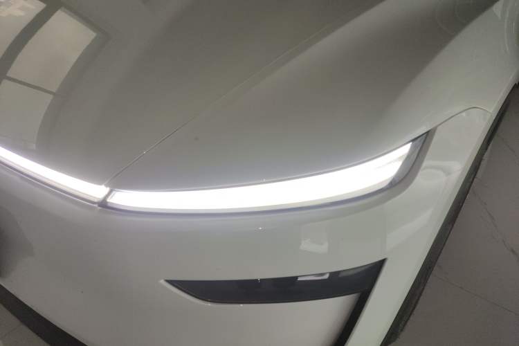 Used Tesla Model Y 2026 Rear-Drive Model Left Front Headlight