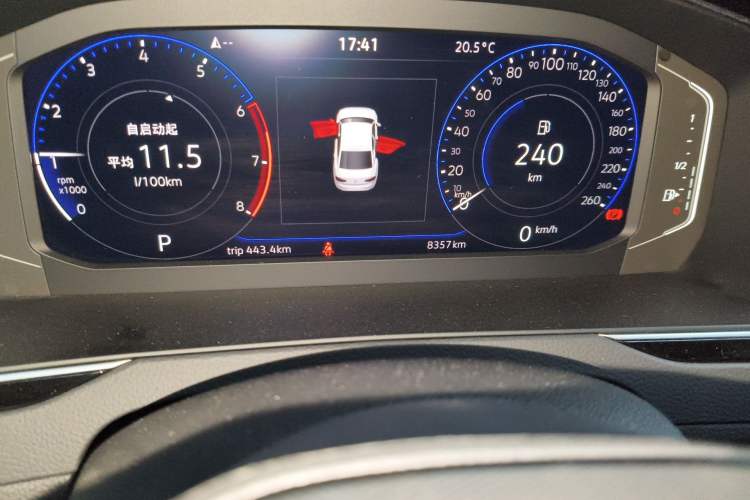 Used Volkswagen Magotan 2024 2 Million Units Zhongxiang Version 330TSI DSG Luxury Edition Odometer Close Up