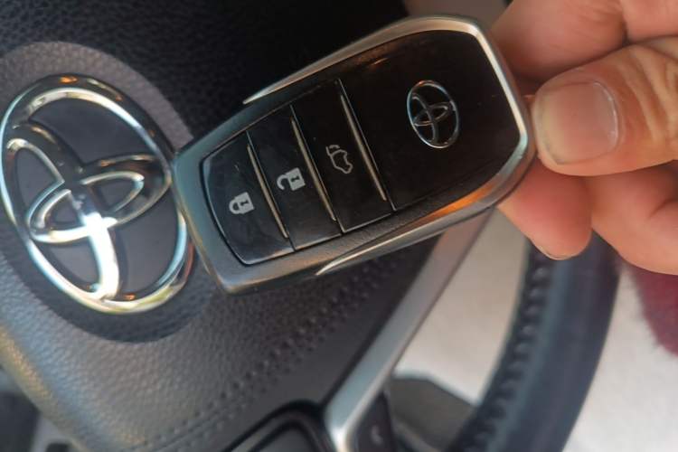 Used Toyota Highlander 2018 2.0T Four-Wheel Drive Prestige Version 7 Seats China VI Standard